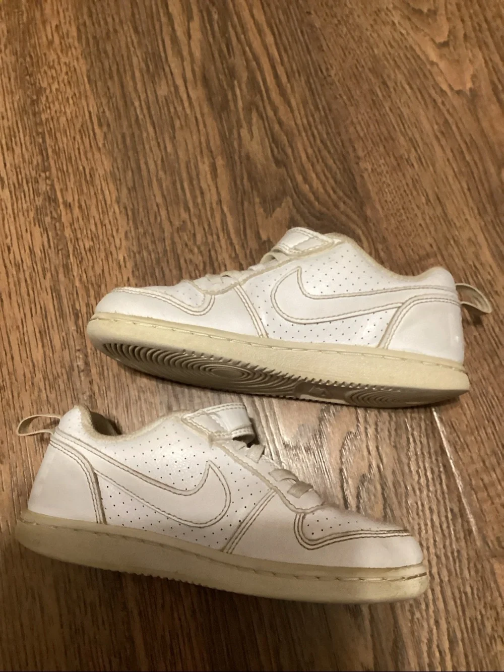 Nike Low White Basketball Shoes Size kids 11C